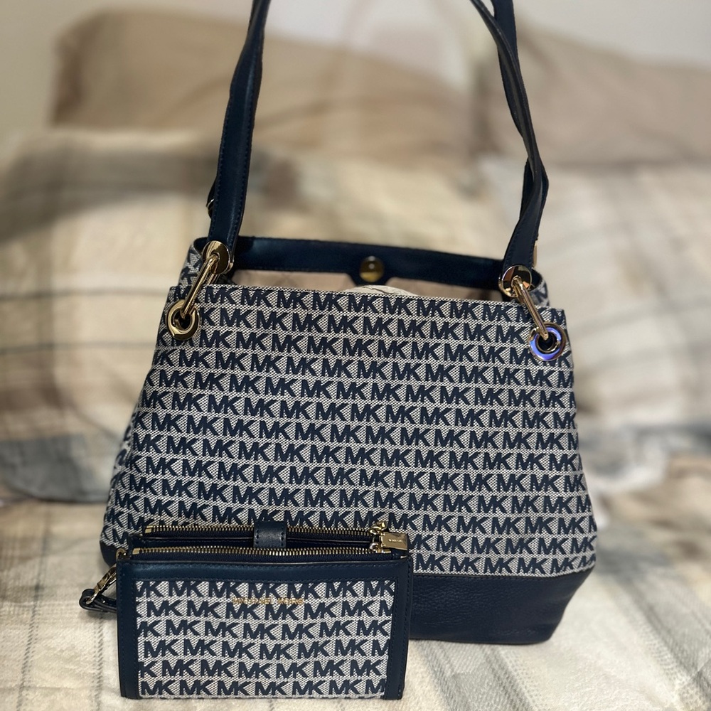 Michael Kors Navy Blue Monogram Tote and Wallet Set - Picture 2 of 9